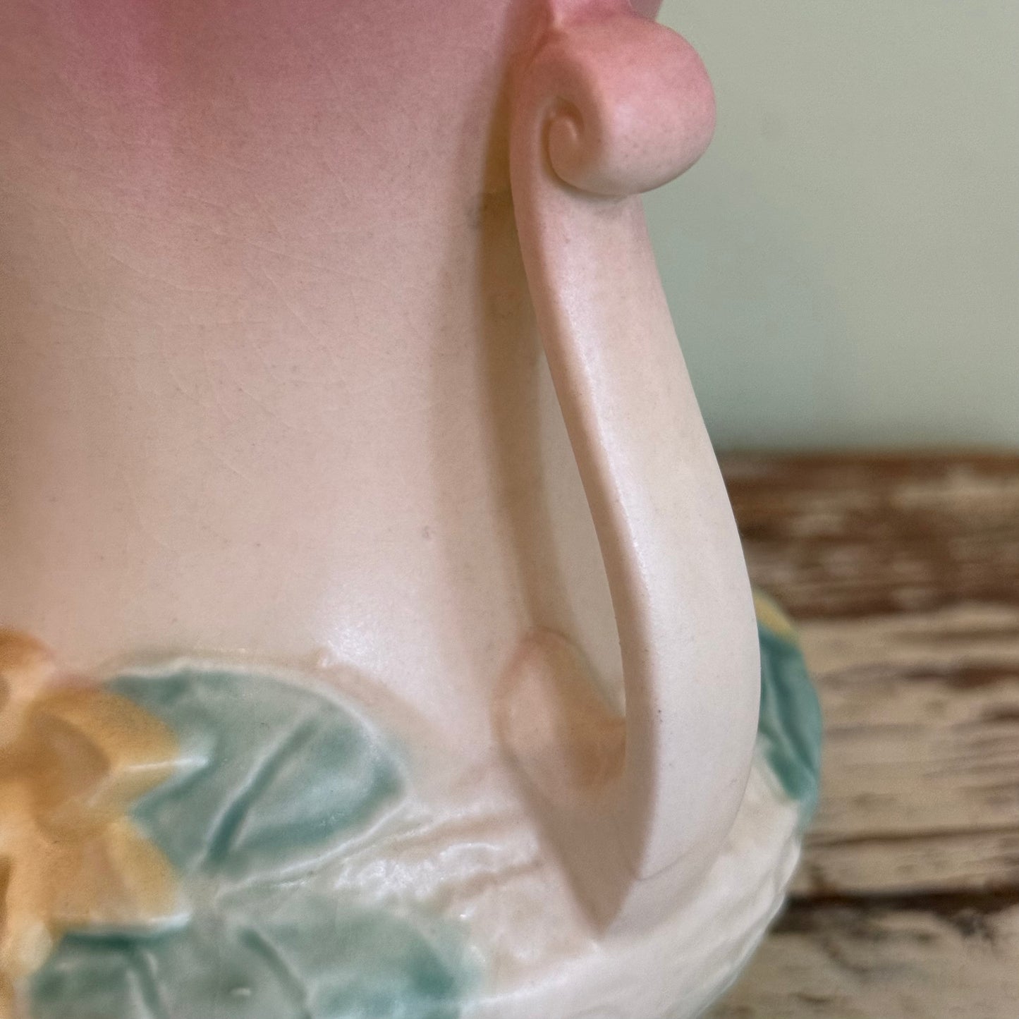 Hull Pottery Water Lily Vase