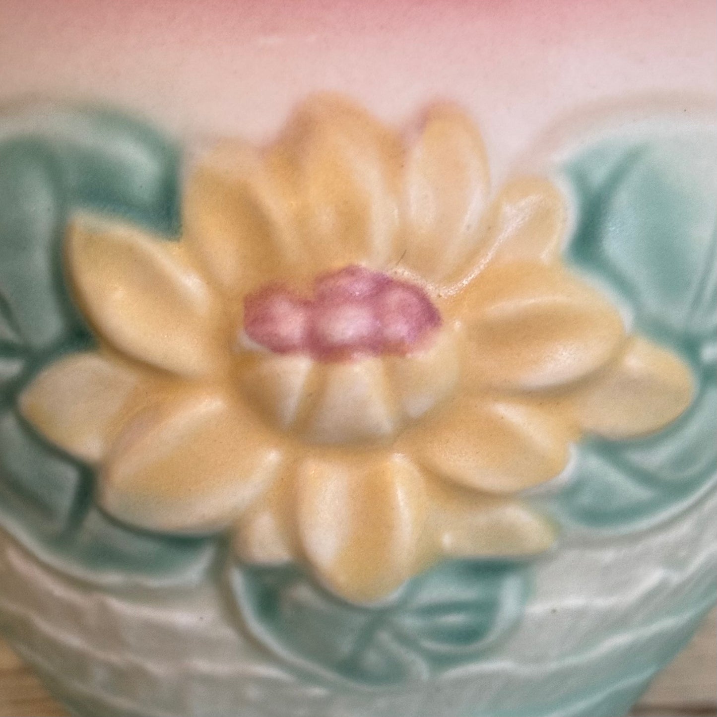 Hull Pottery Water Lily Vase