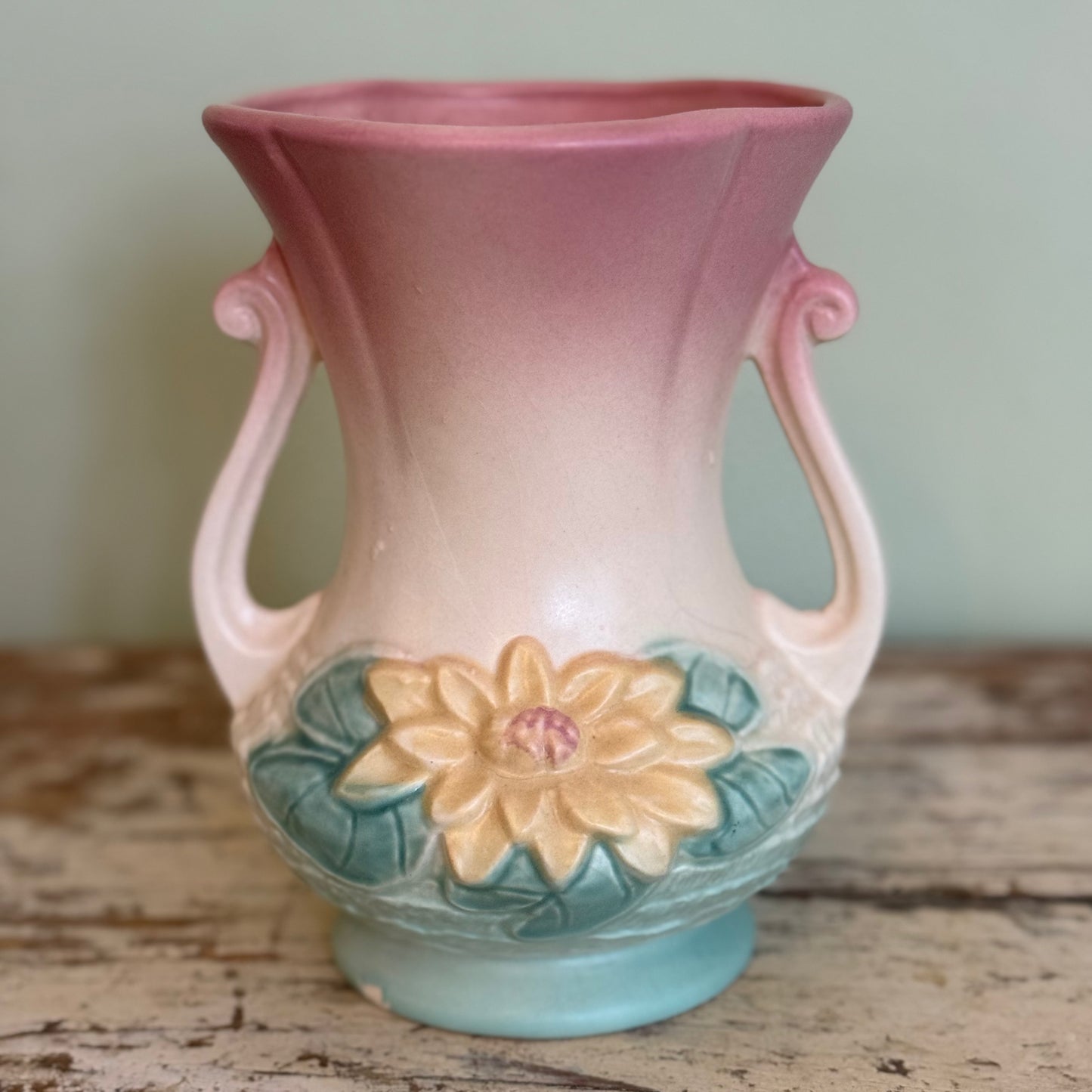 Hull Pottery Water Lily Vase