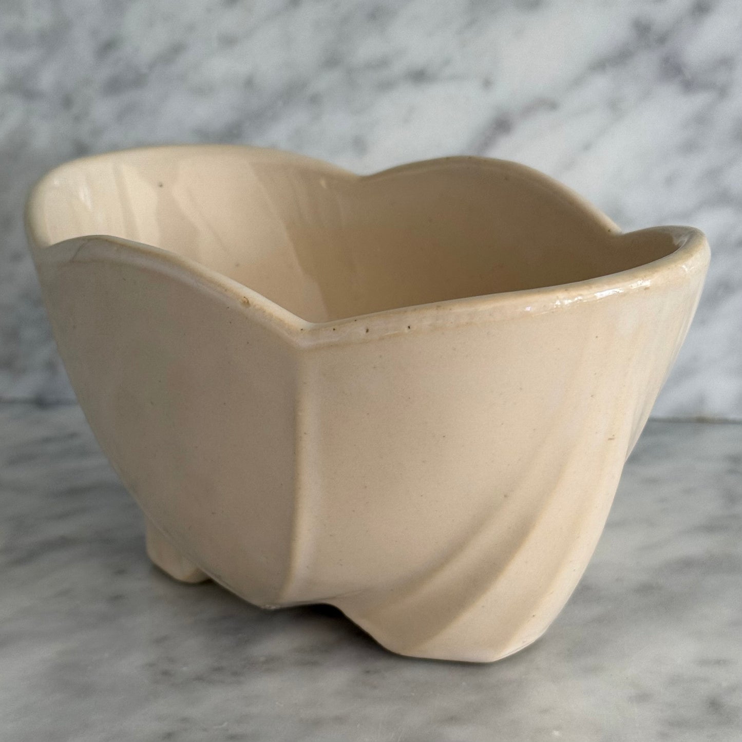 Vintage McCoy Scalloped Edge Planter