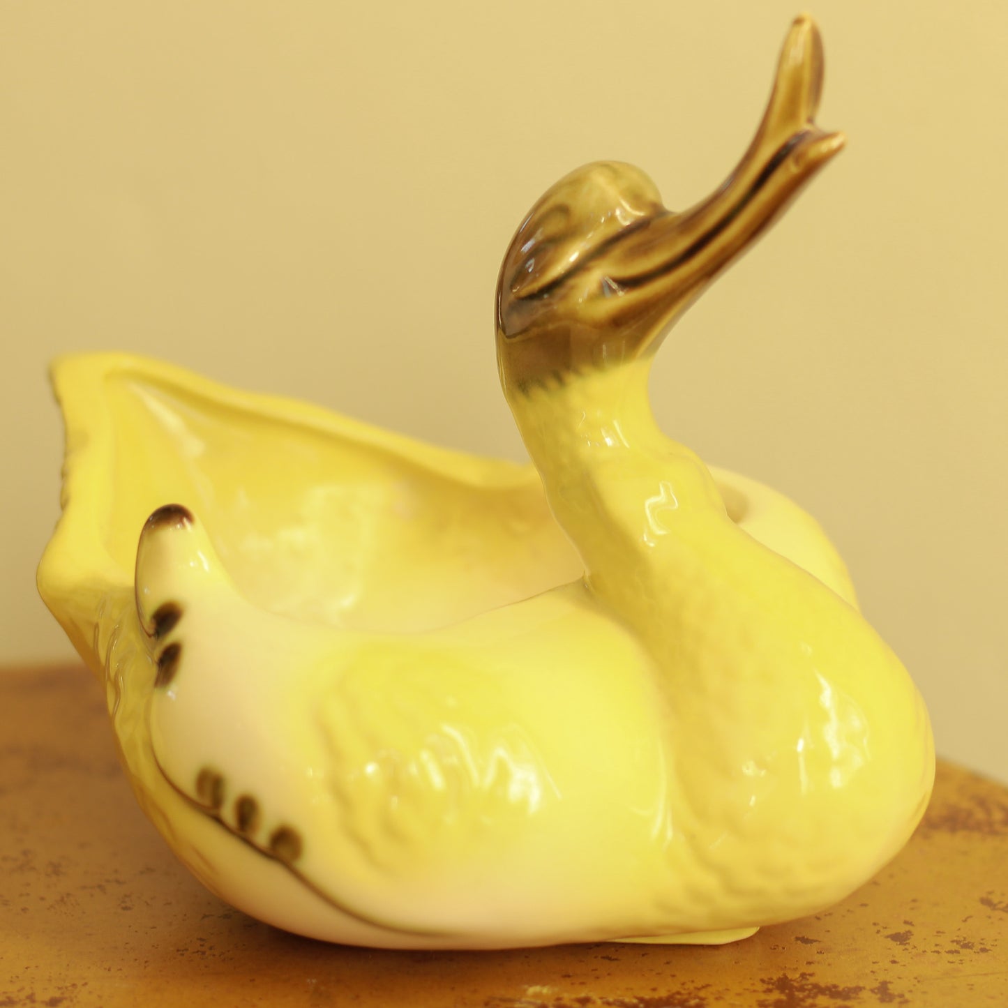 Vintage Pair of Hull Swan Dishes