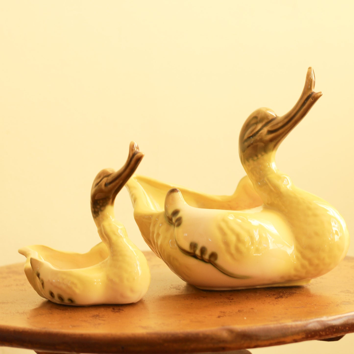 Vintage Pair of Hull Swan Dishes