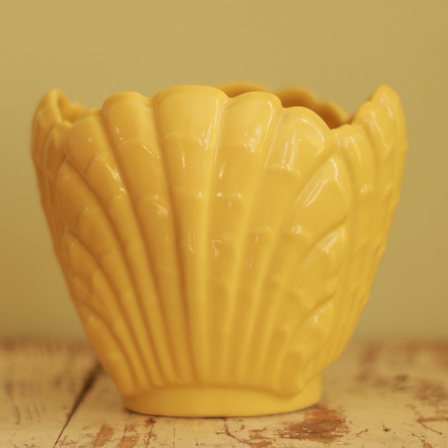 Vintage Abingdon Yellow Planter