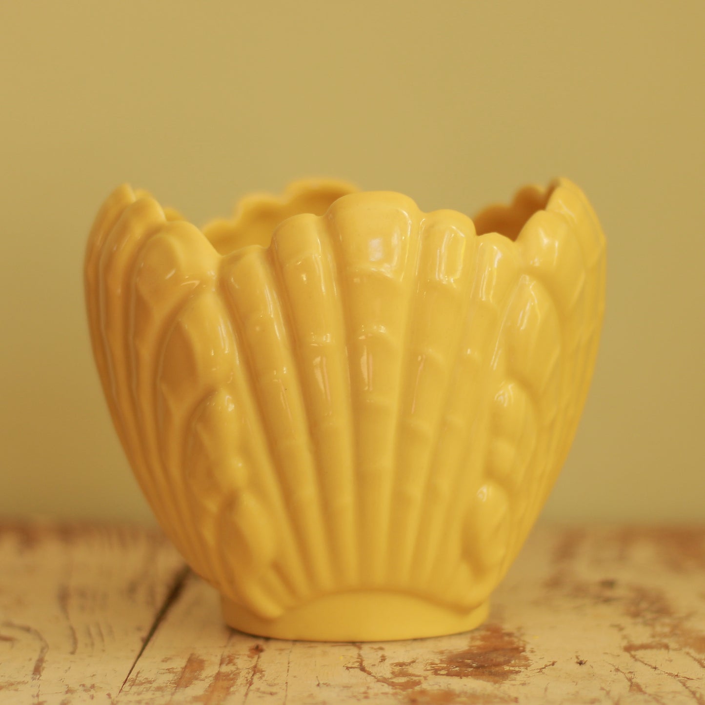 Vintage Abingdon Yellow Planter