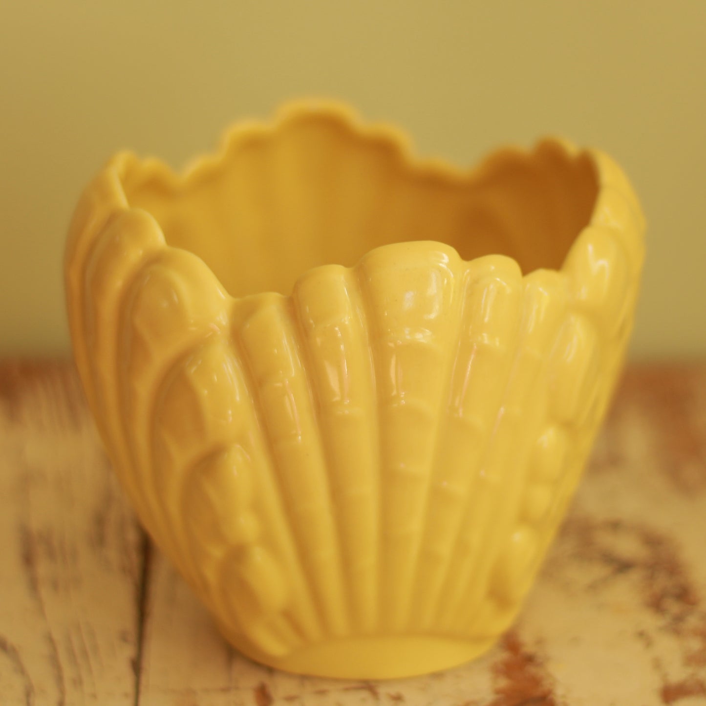 Vintage Abingdon Yellow Planter