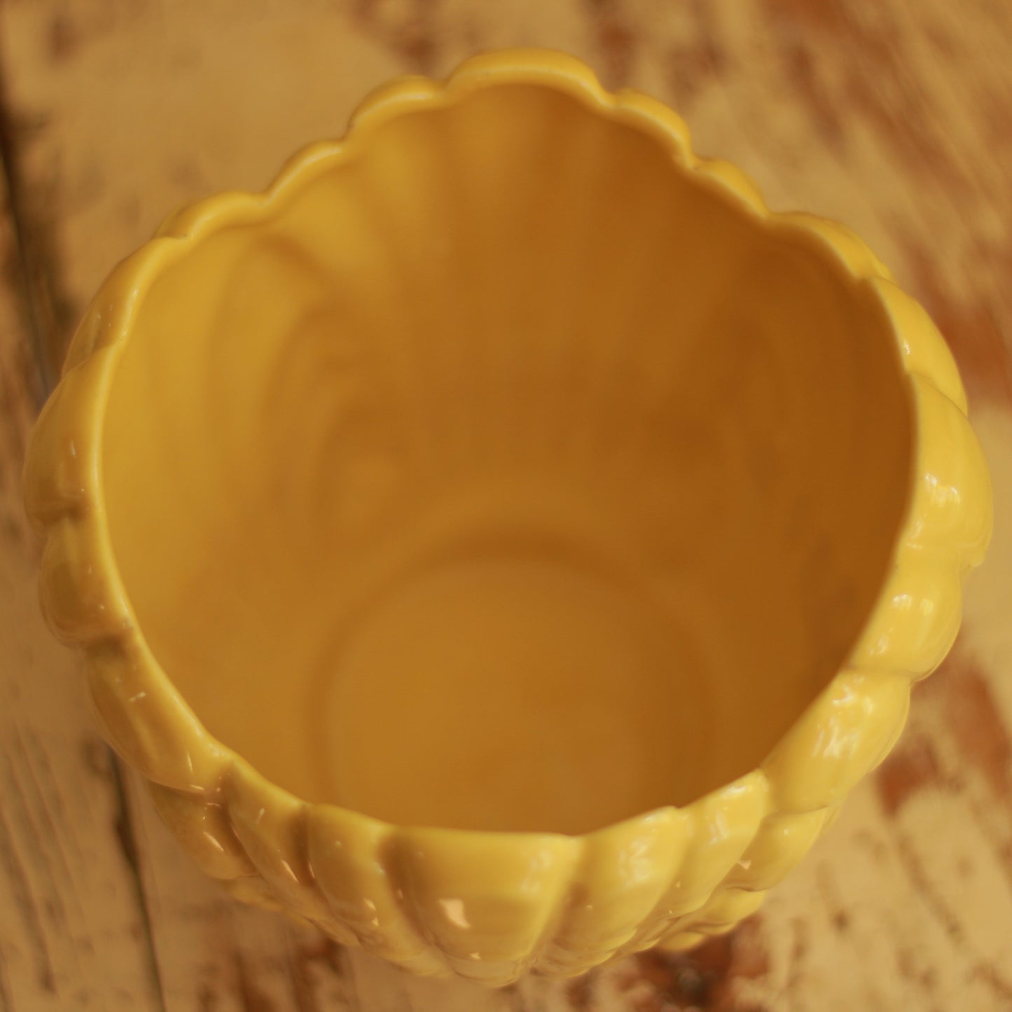 Vintage Abingdon Yellow Planter