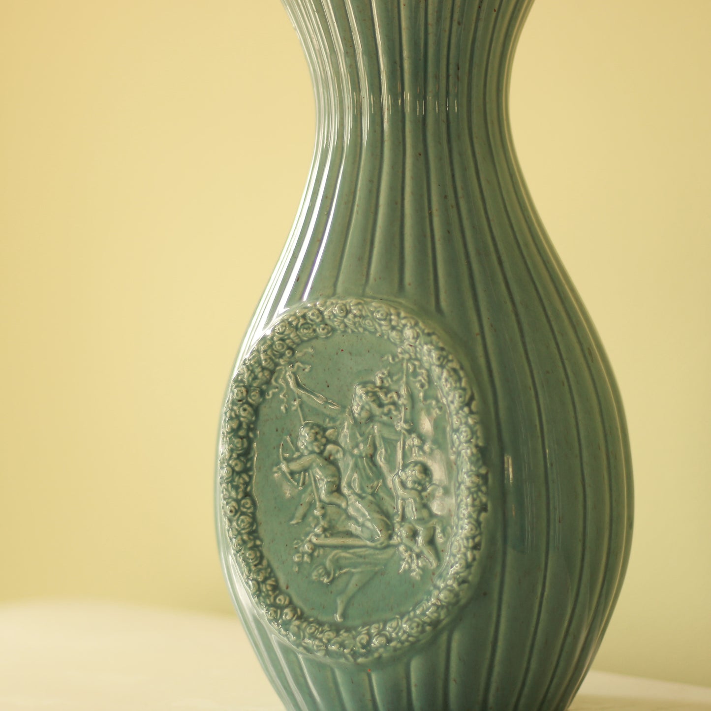 Vintage Red Wing USA Swinging Lady Cherub Vase