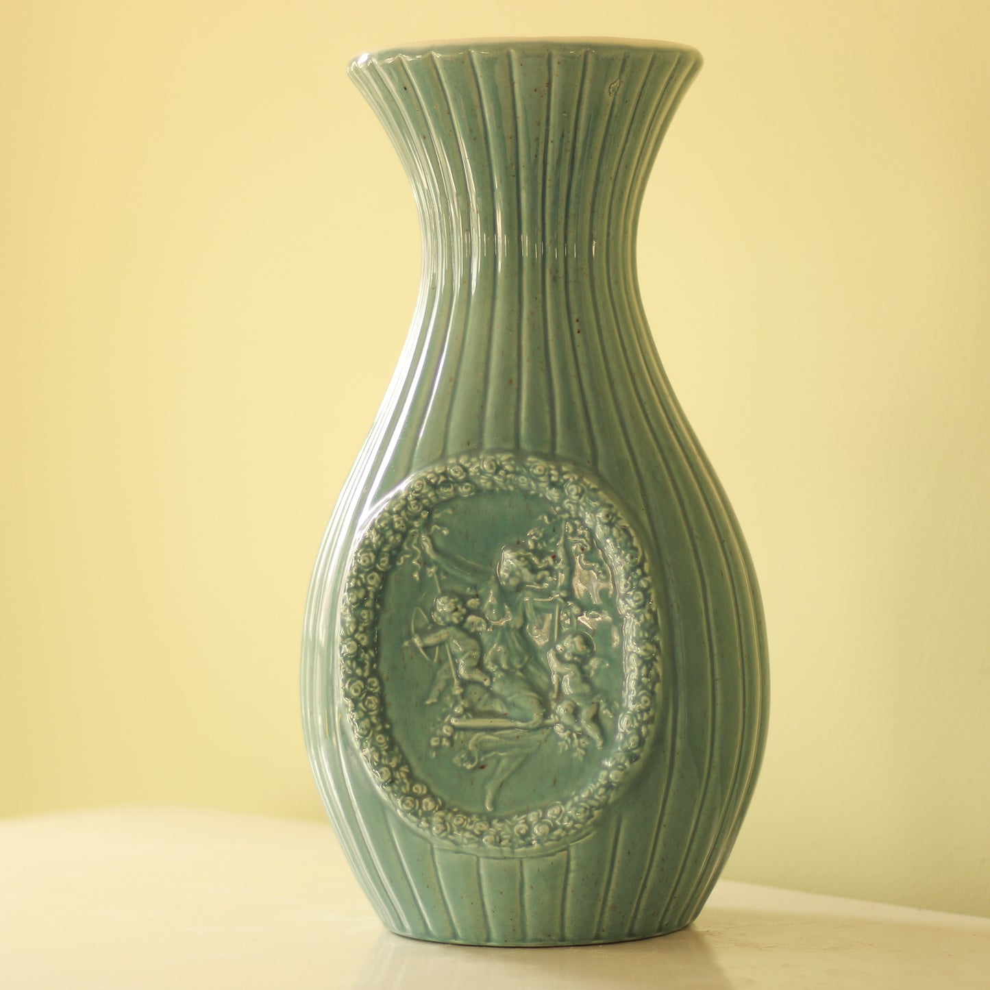 Vintage Red Wing USA Swinging Lady Cherub Vase