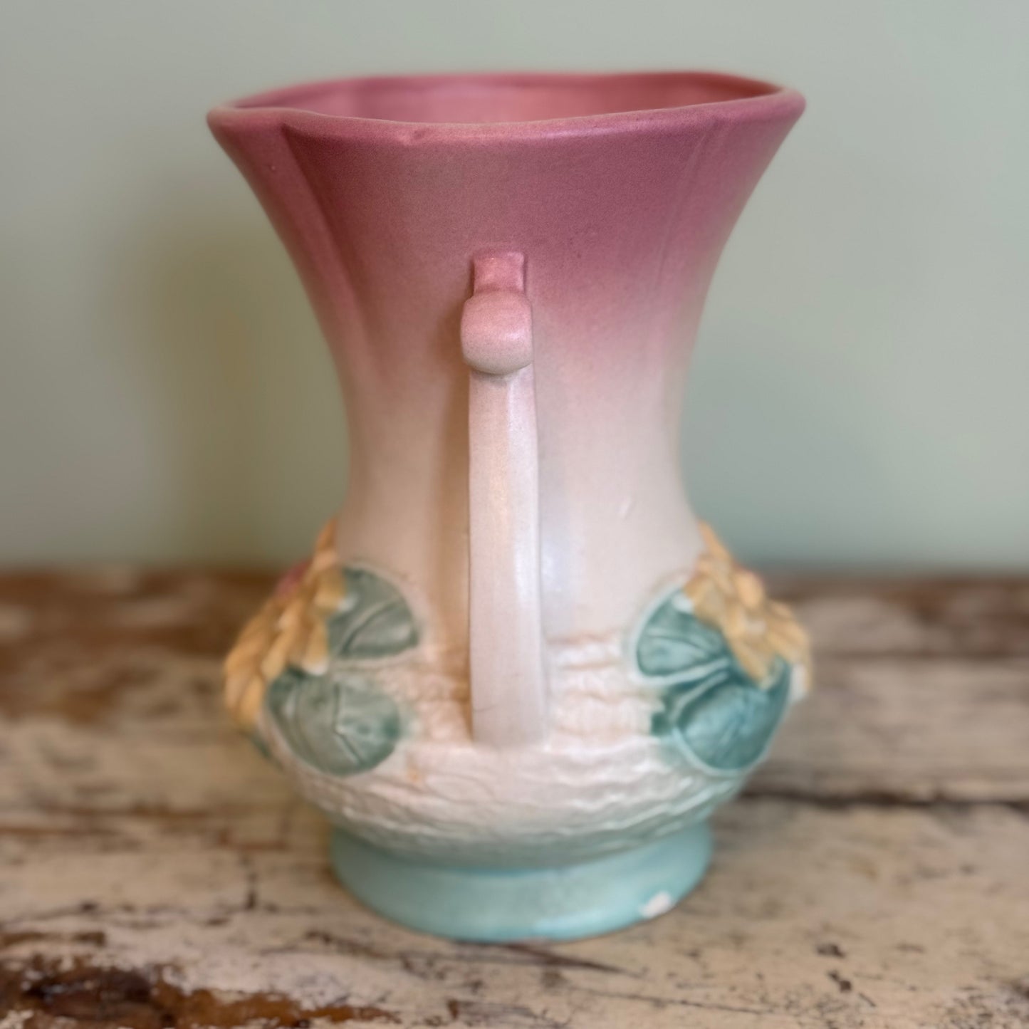 Hull Pottery Water Lily Vase