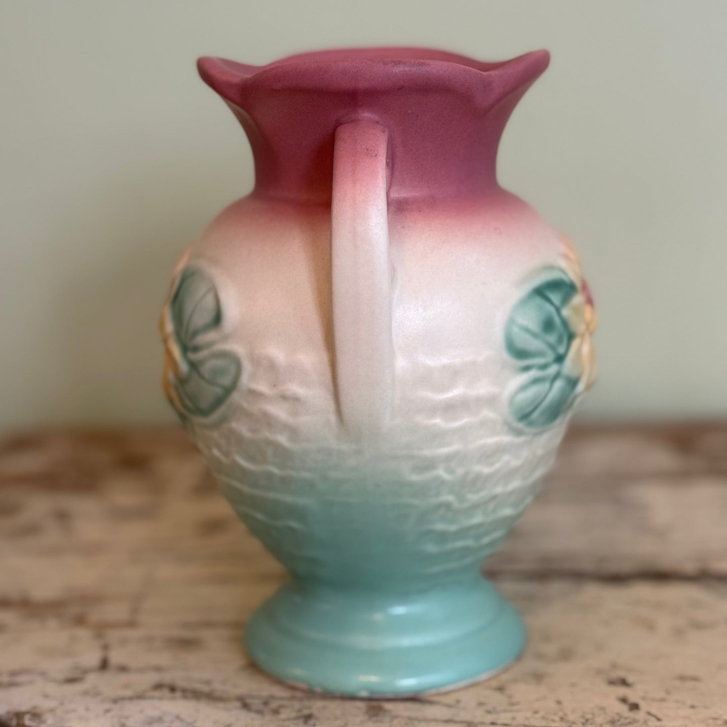 Hull Pottery Water Lily Vase
