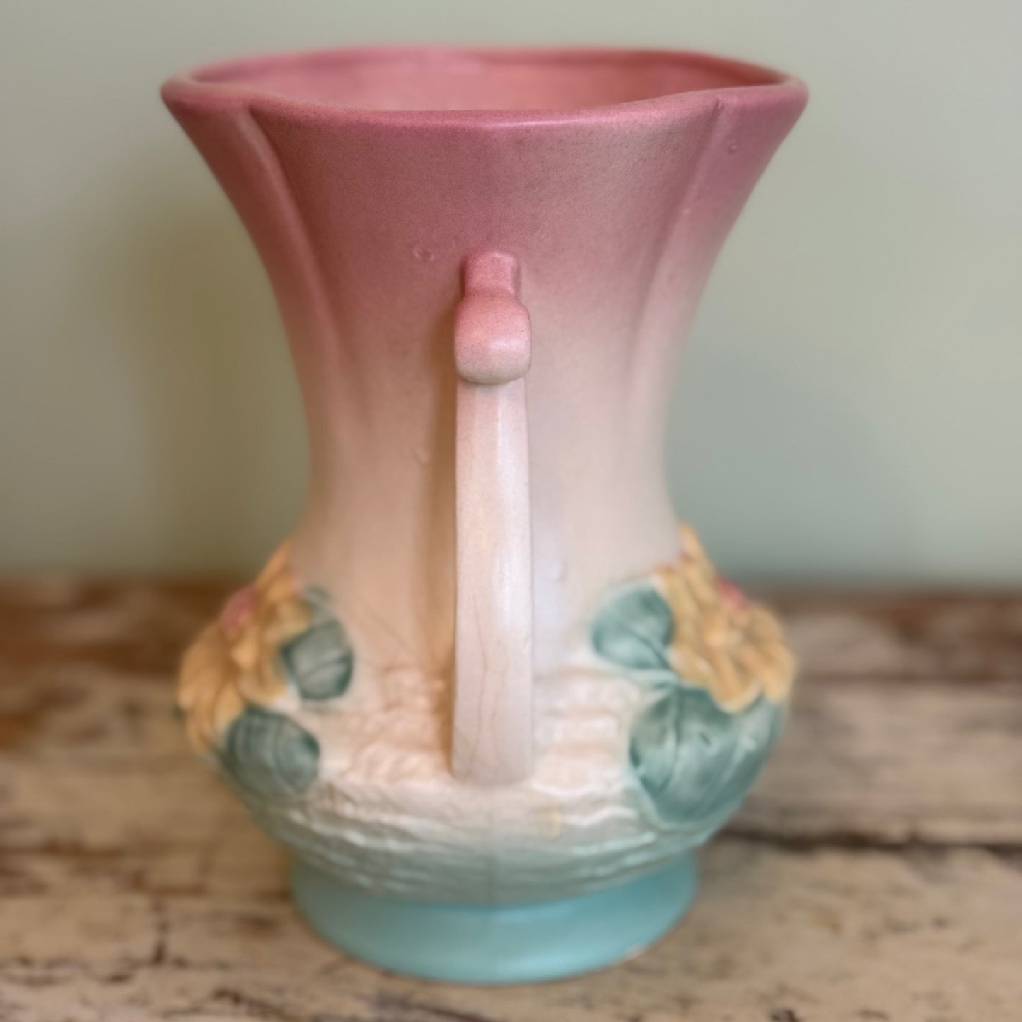 Hull Pottery Water Lily Vase