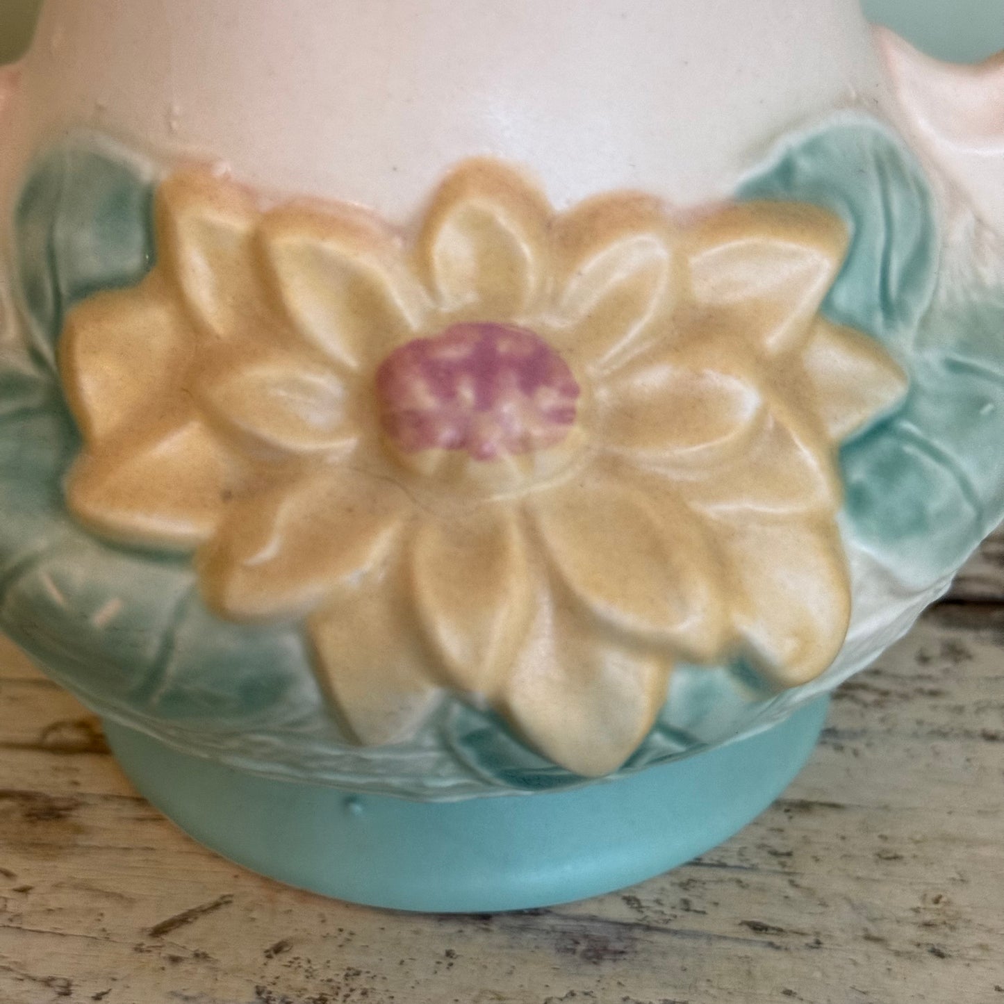 Hull Pottery Water Lily Vase